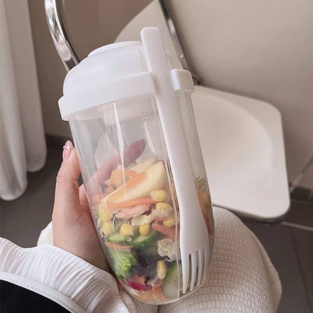 Pack 10 En 1 Accesorios De Hogar con recipiente transparente para ensaladas y utensilio integrado.