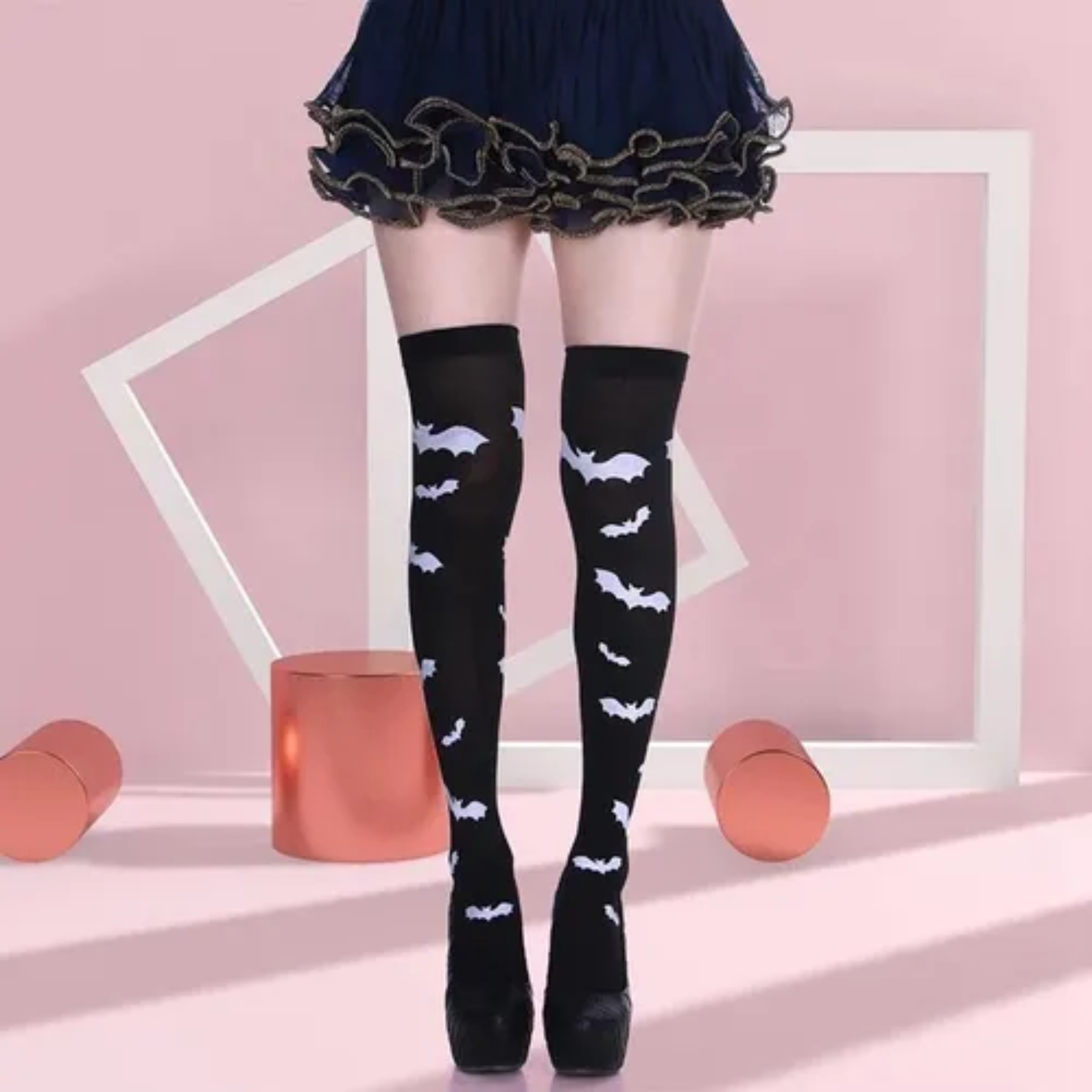 Panty Medias Bucaneras Halloween with bat design, perfect for Halloween costumes and festive parties.